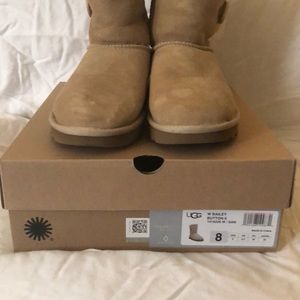 UGG Bailey button II